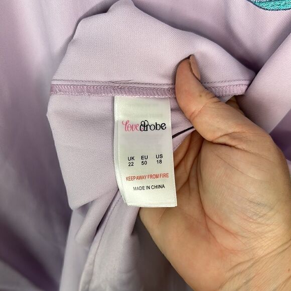 Lovedrobe Shift Dress With Embroidery And Fluted Sleeve Detail Size 22 - Picture 4 of 7